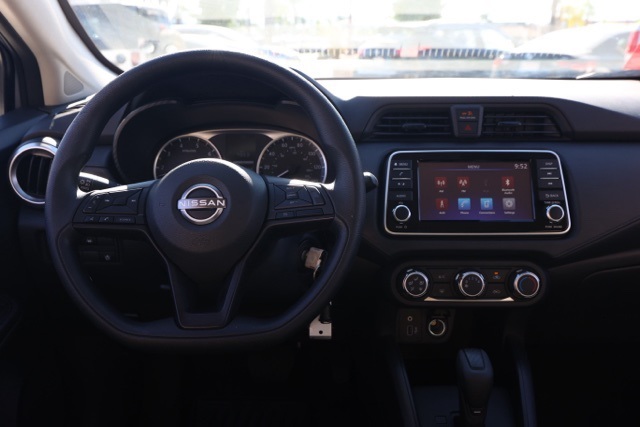 2025 Nissan Versa 1.6 S photo 17