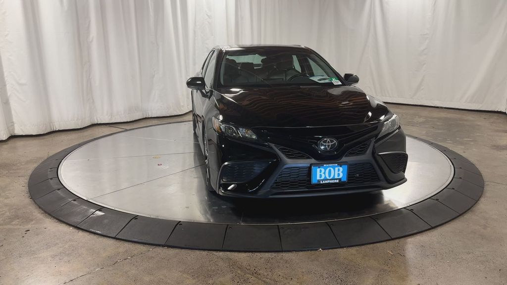 2023 Toyota Camry SE photo 4