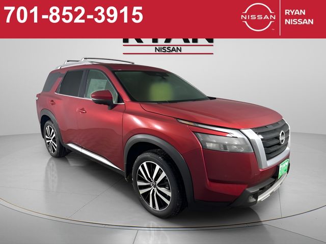 2025 Nissan Pathfinder Platinum's photo