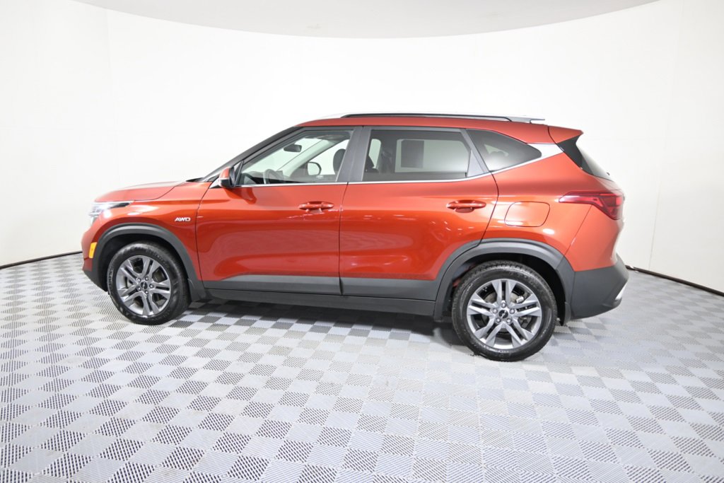 2022 Kia Seltos S photo 3
