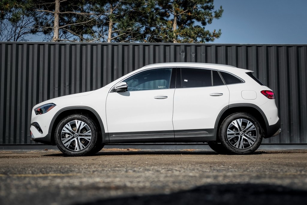 2026 Mercedes Benz GLA 250 4MATIC photo 2