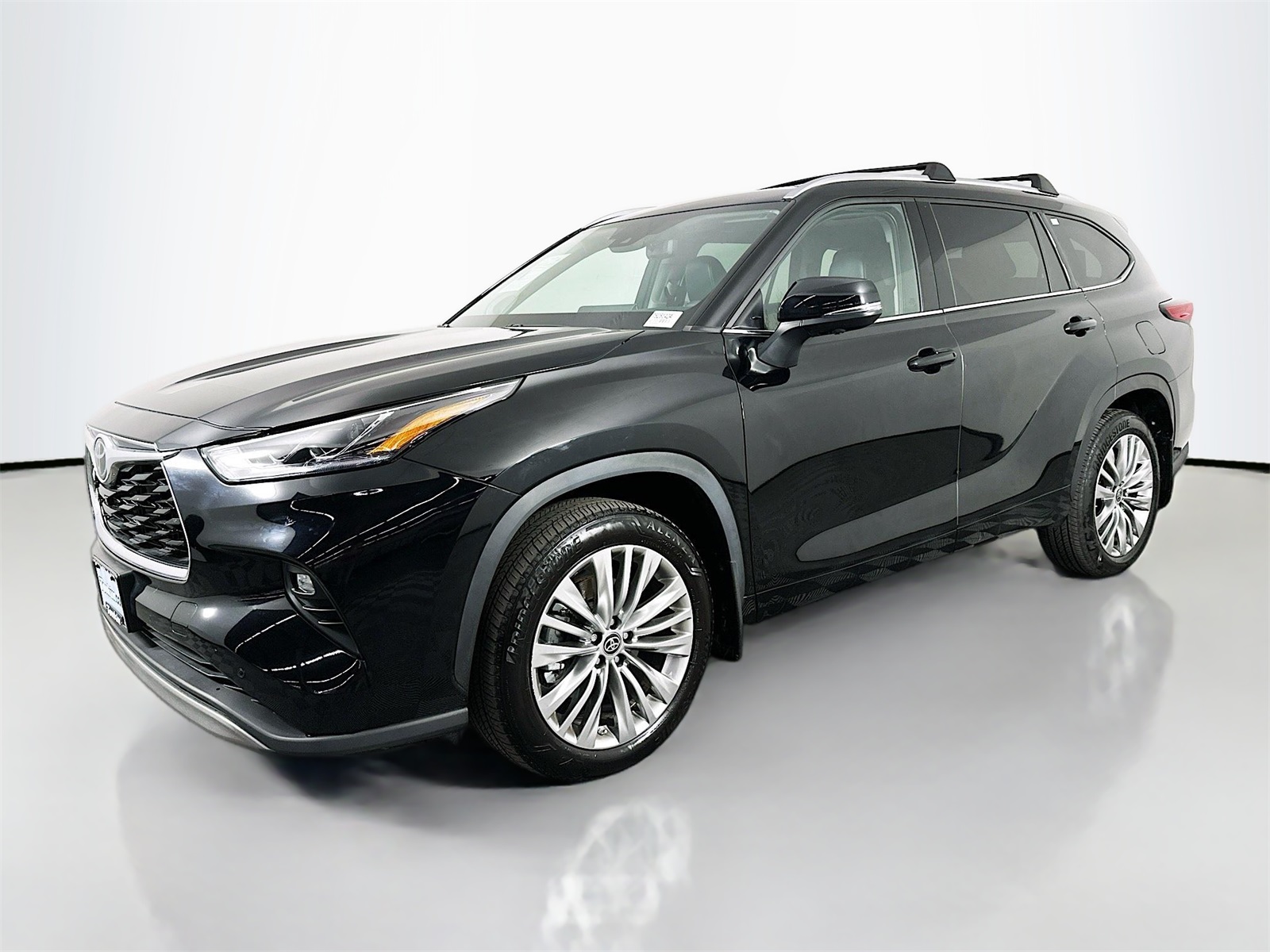 2023 Toyota Highlander Platinum photo 3