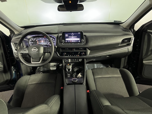 2025 Nissan Rogue SV photo 10