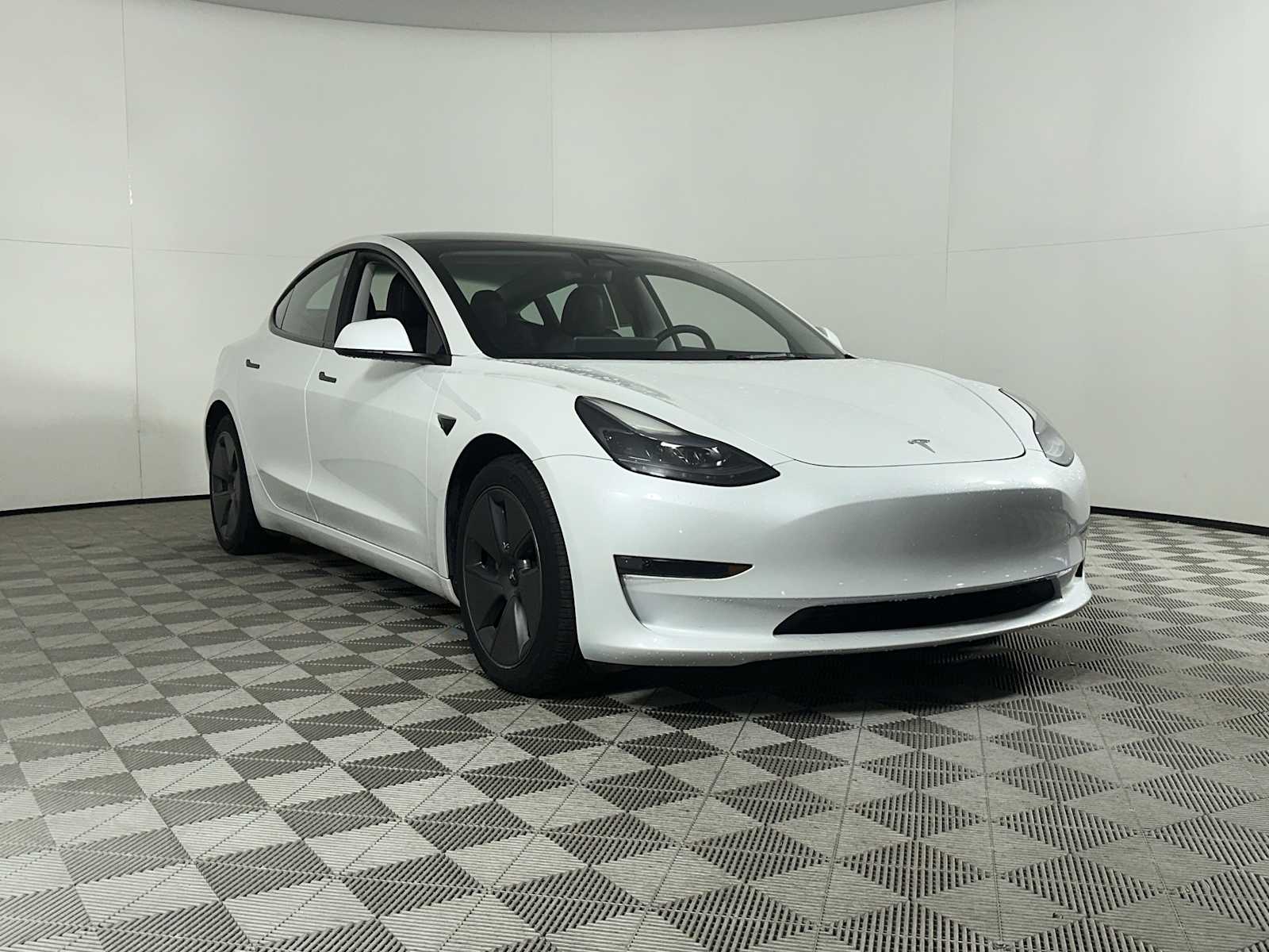 2023 Tesla Model 3 Base's photo