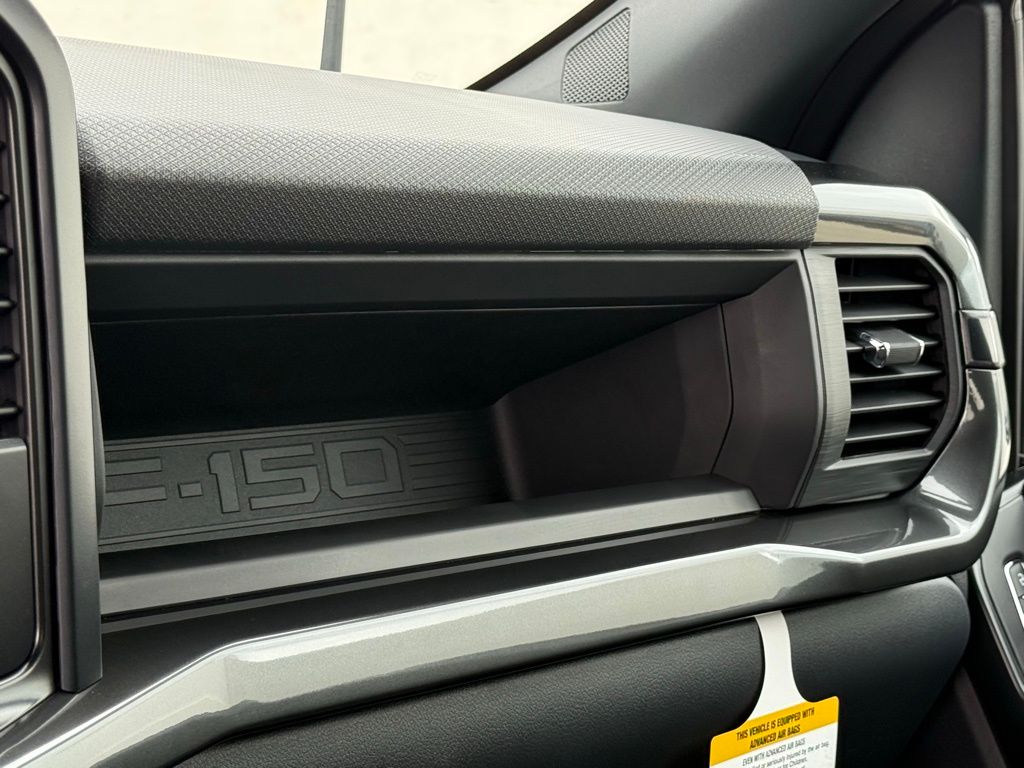 2025 Ford F-150 STX photo 9