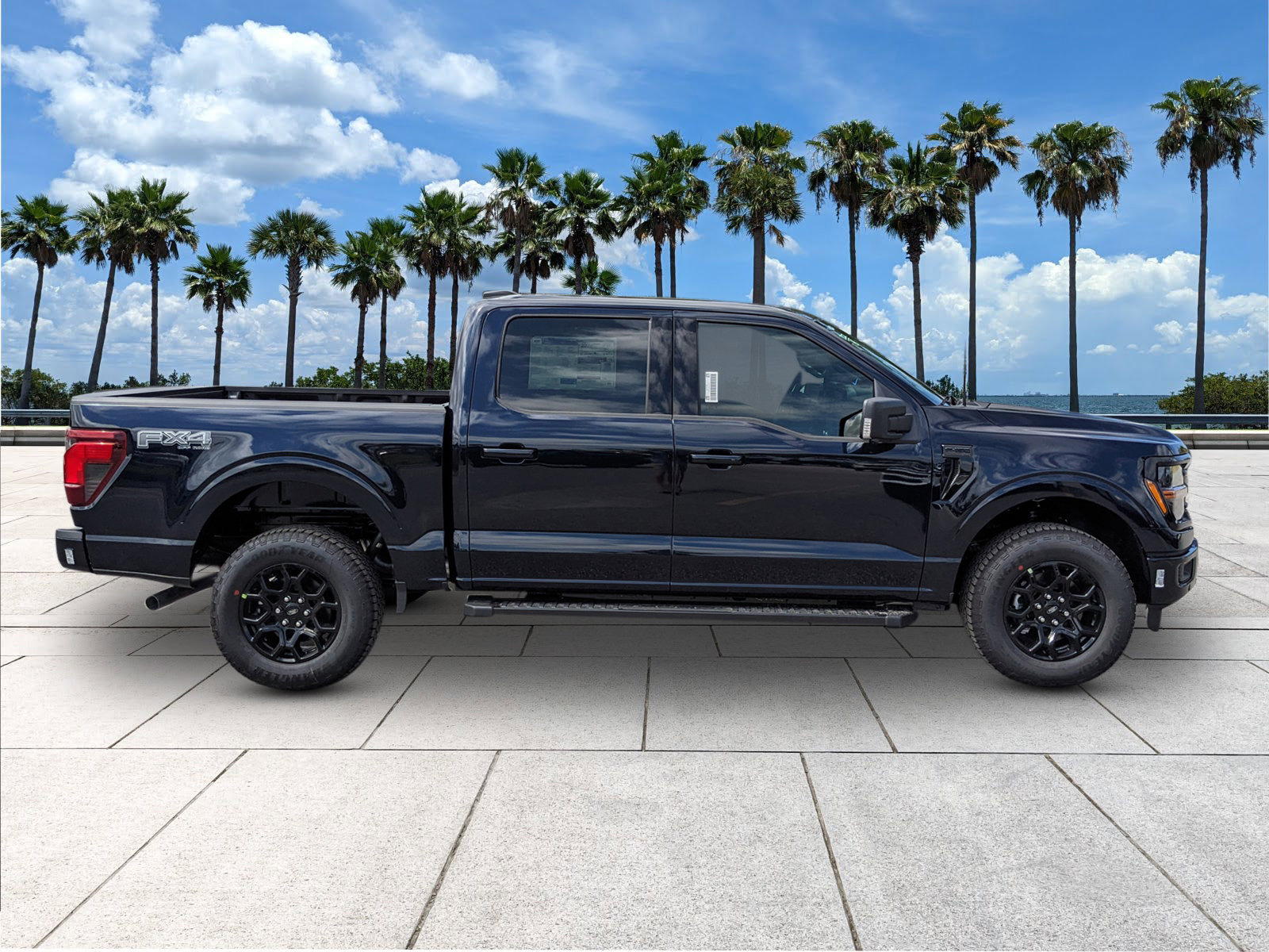 2025 Ford F-150 XLT photo 4