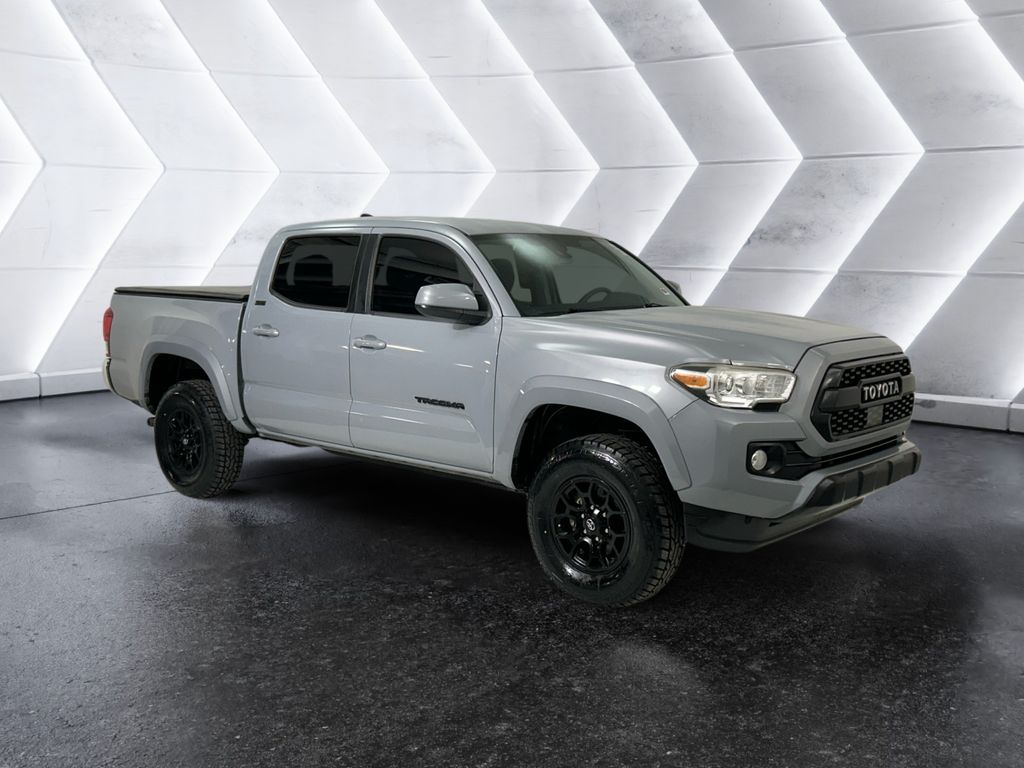 2019 Toyota Tacoma SR5's photo