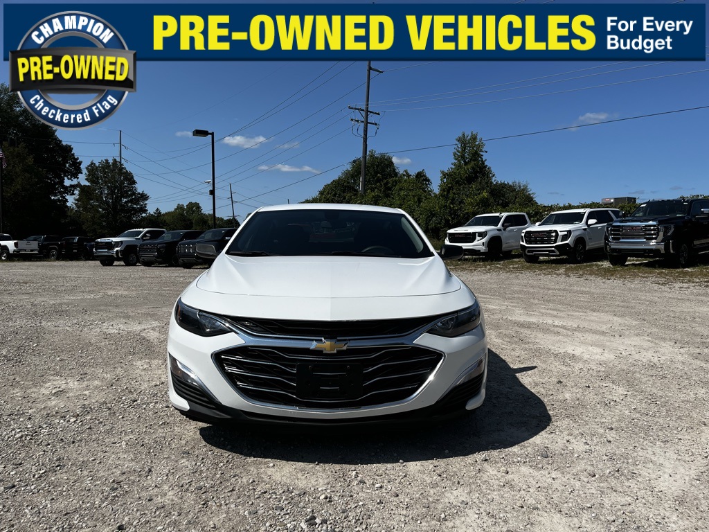 2021 Chevrolet Malibu LS photo 2