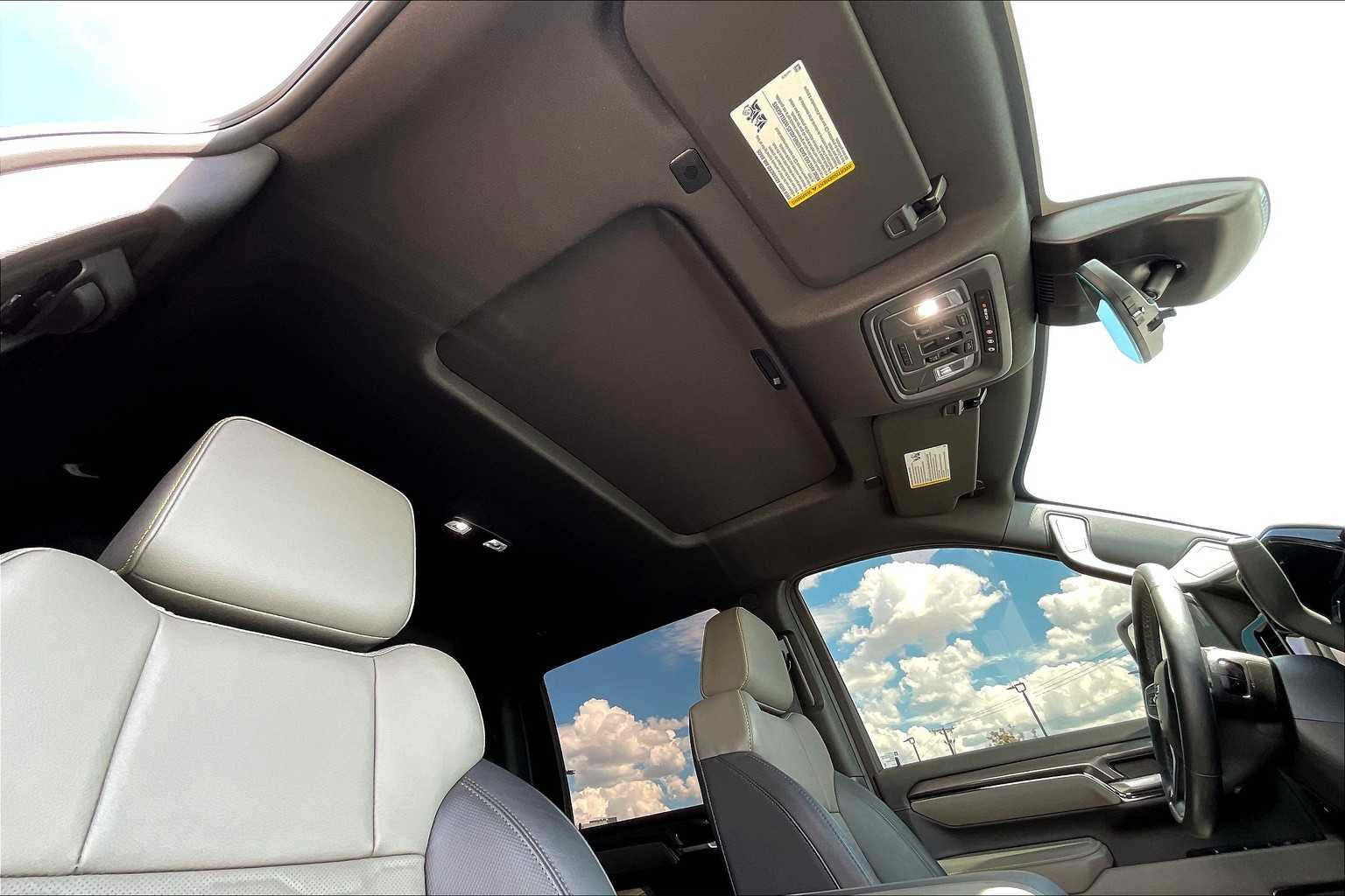 2025 Chevrolet Silverado 2500HD ZR2 photo 13