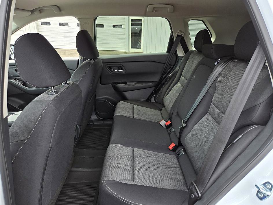 2026 Nissan Rogue SV photo 11