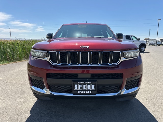 2025 Jeep Grand Cherokee Laredo photo 4