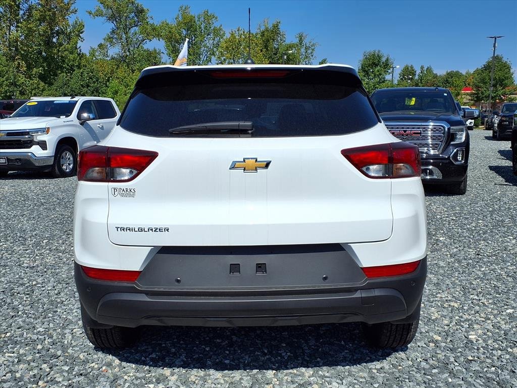 2026 Chevrolet Trailblazer LS photo 4