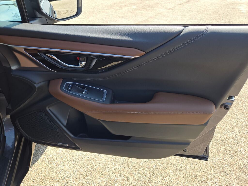 2023 Subaru Outback Touring photo 4