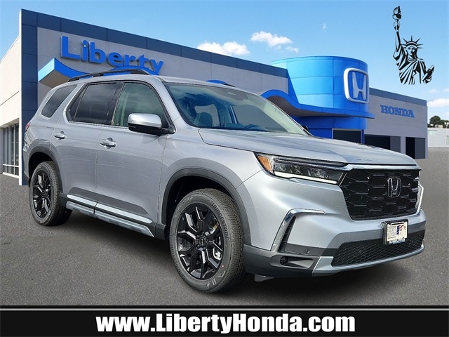 2025 Honda Pilot Touring's photo