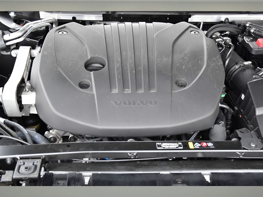 2024 Volvo S60 B5 Plus photo 17