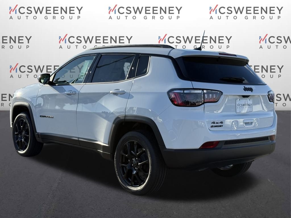 2026 Jeep Compass Latitude Altitude photo 3