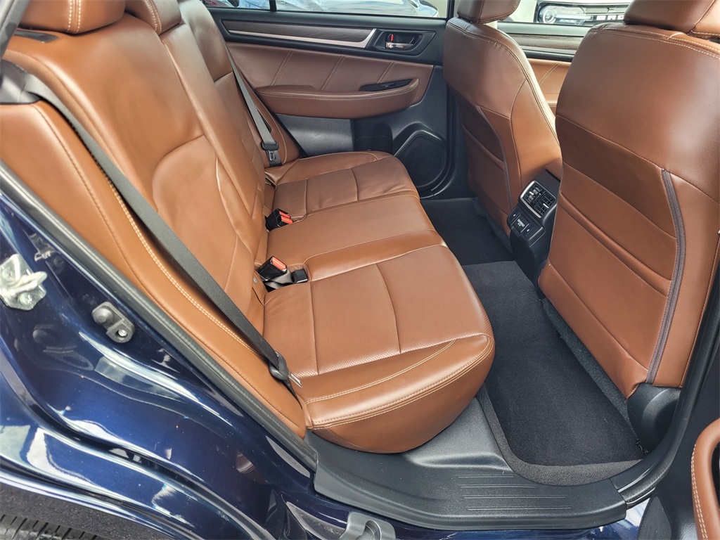 2018 Subaru Outback Touring photo 16
