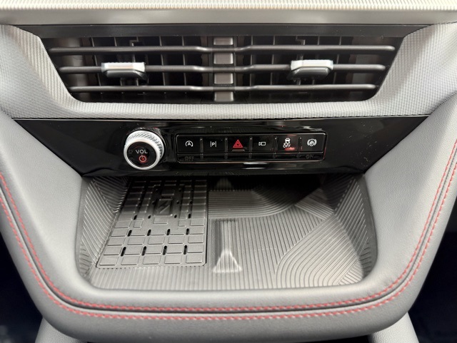 2025 Ford Explorer ST photo 25