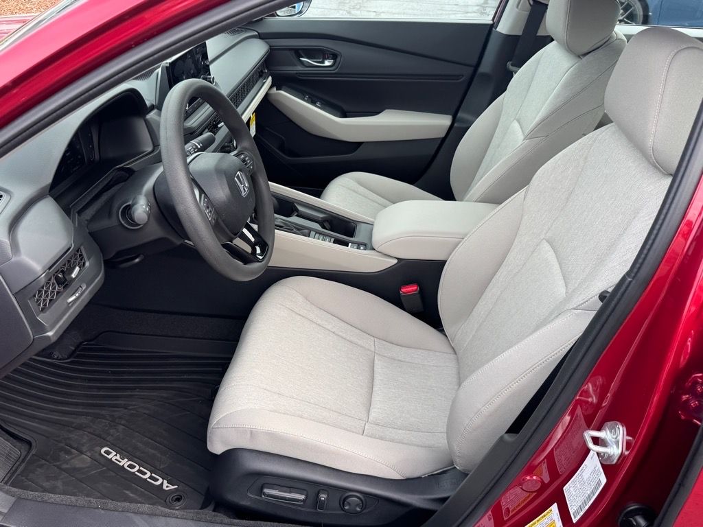 2025 Honda Accord SE photo 4