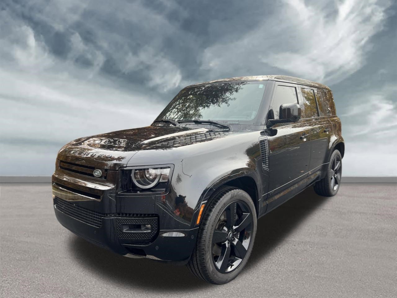 2024 Land Rover Defender V8's photo