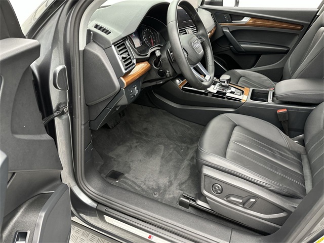 2022 Audi Q5 45 S line Premium photo 3