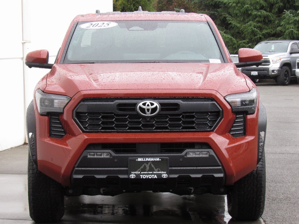 2025 Toyota Tacoma TRD Off-Road photo 3