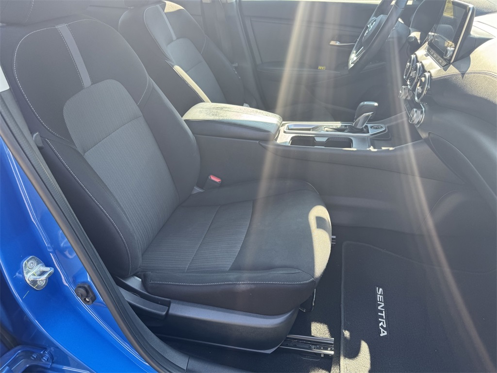 2022 Nissan Sentra SV photo 14