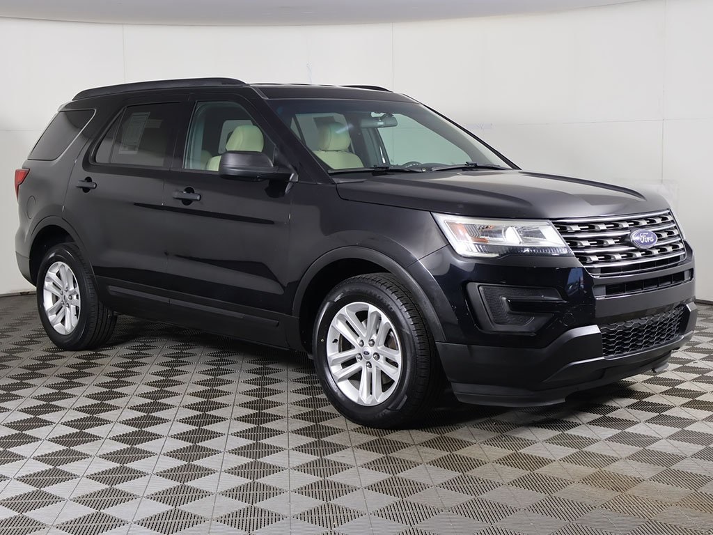 2017 Ford Explorer Base photo 2