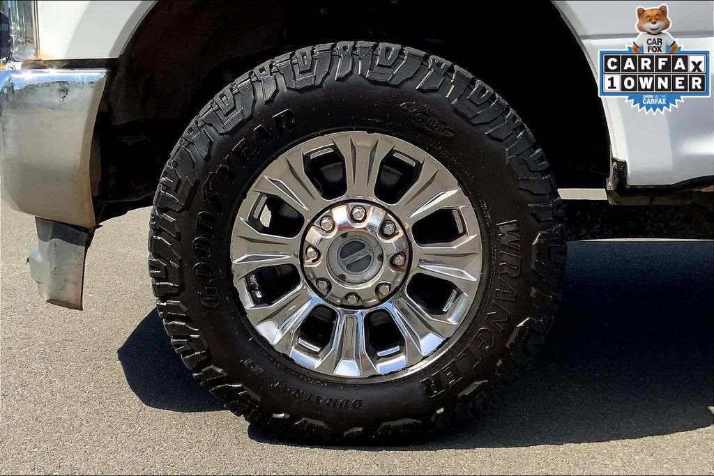 Image of Pre-Owned 2019 Ford F-250 4X4 Crew Cab 6.7L V8 Diesel FX4 Off-Road Pkg / XLT Premium Pkg