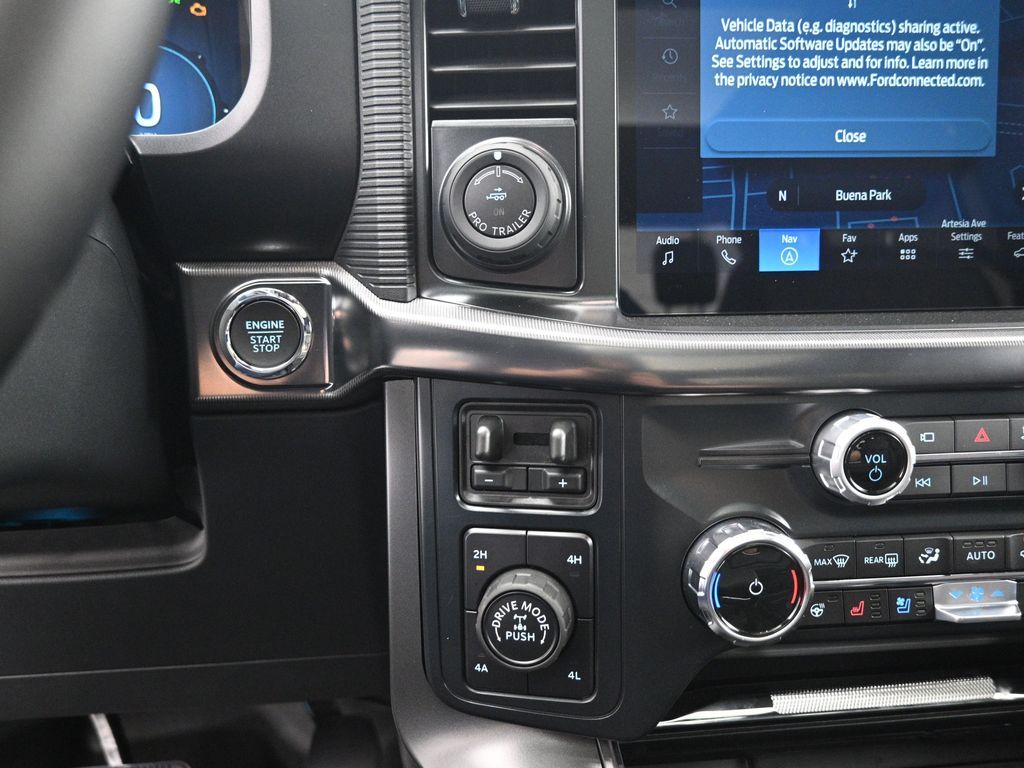 2025 Ford F-150 Lariat photo 17