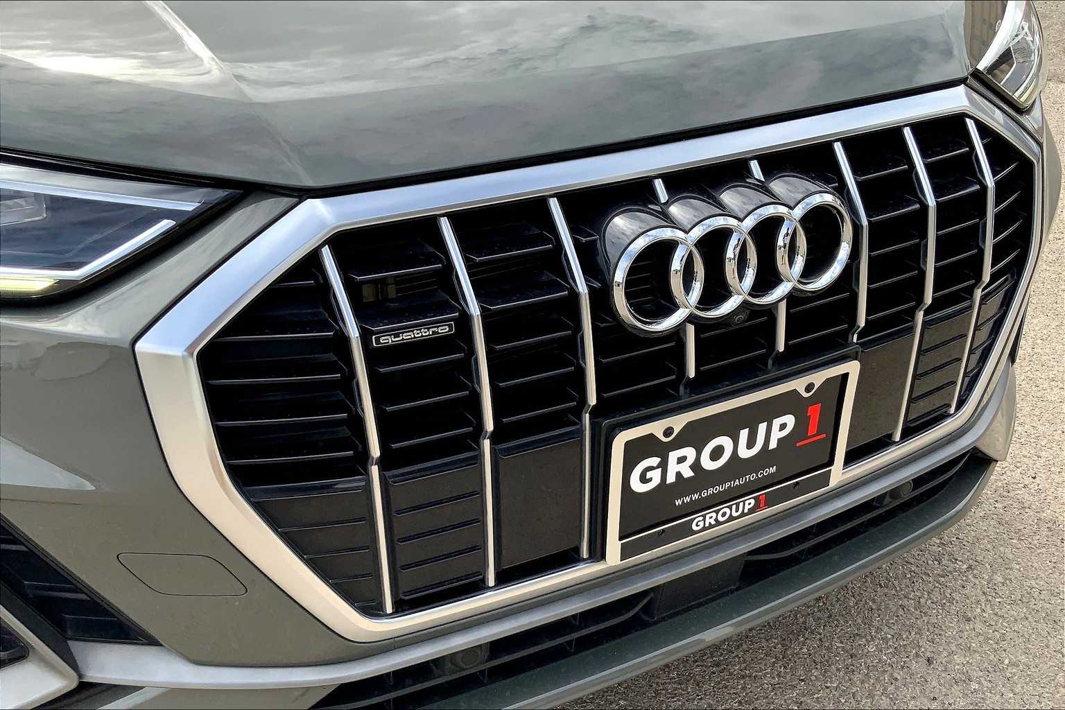 2022 Audi Q3 S line Premium Plus 45 TFSI photo 26