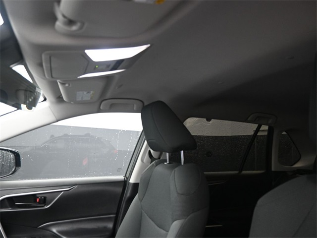 2024 Toyota RAV4 Hybrid LE photo 2