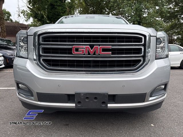 2017 Gmc Yukon SLE photo 2