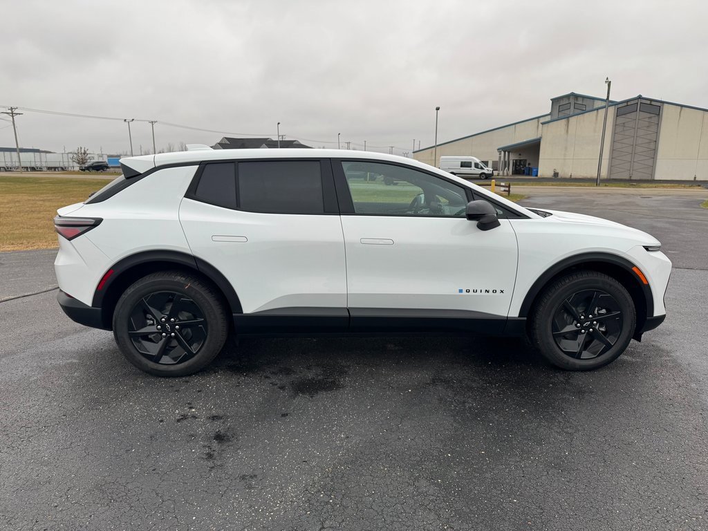 2026 Chevrolet Equinox EV 1LT photo 4