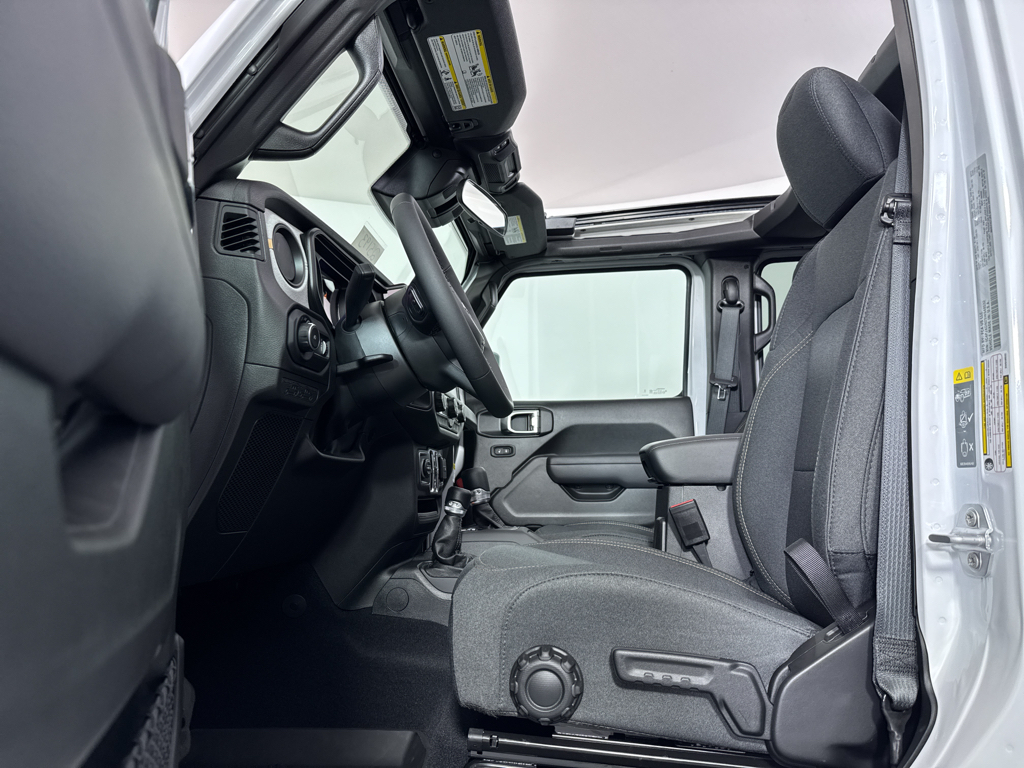 2025 Jeep Wrangler Sport S photo 3