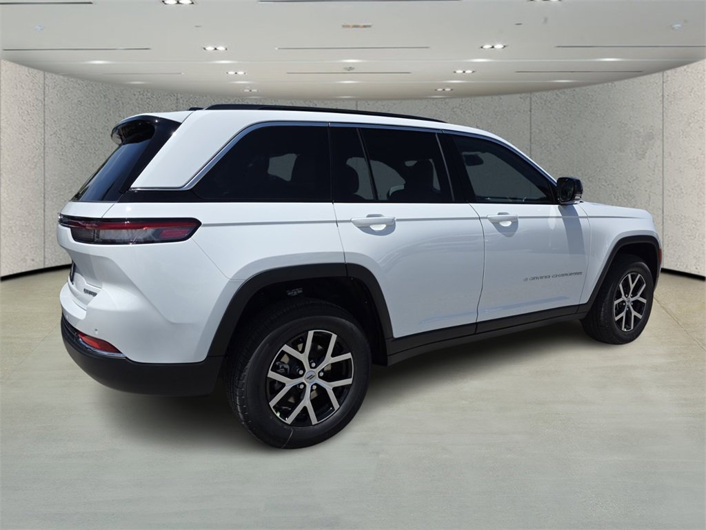 2025 Jeep Grand Cherokee Limited photo 3