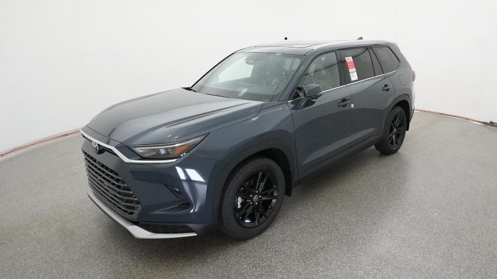 2026 Toyota Grand Highlander Platinum's photo