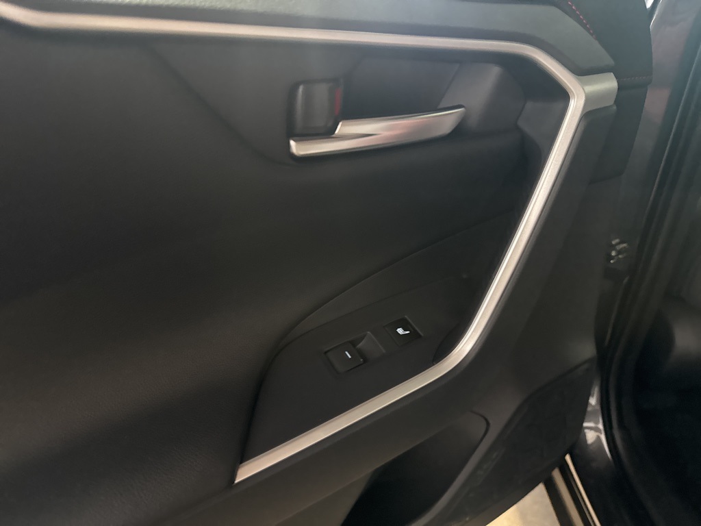 2025 Toyota RAV4 Hybrid XSE photo 22
