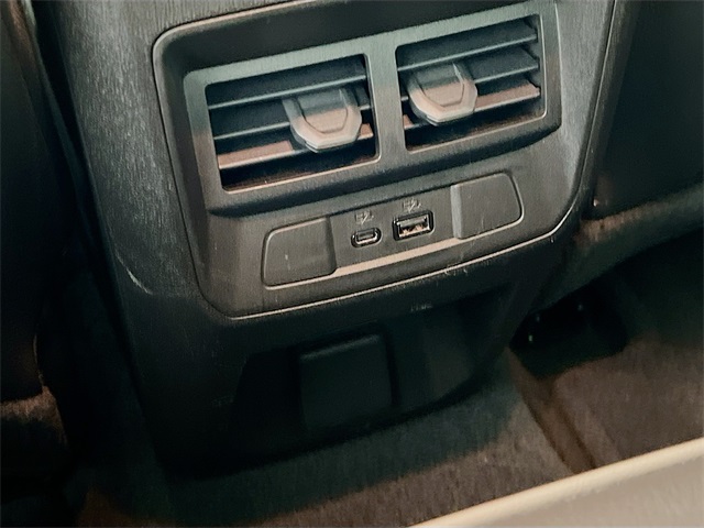 2024 Gmc Canyon Denali photo 29