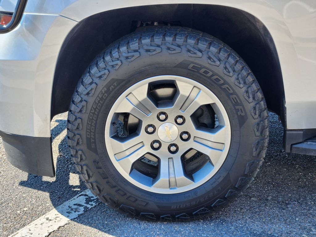 2019 Chevrolet Tahoe LS photo 6