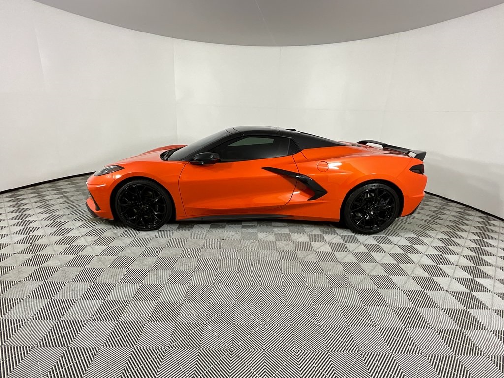 2020 Chevrolet Corvette Stingray 2LT photo 2