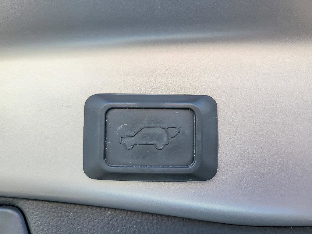 2019 TOYOTA RAV4 - Image 24