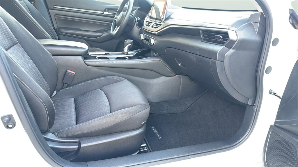 2023 Nissan Altima 2.5 SV photo 12