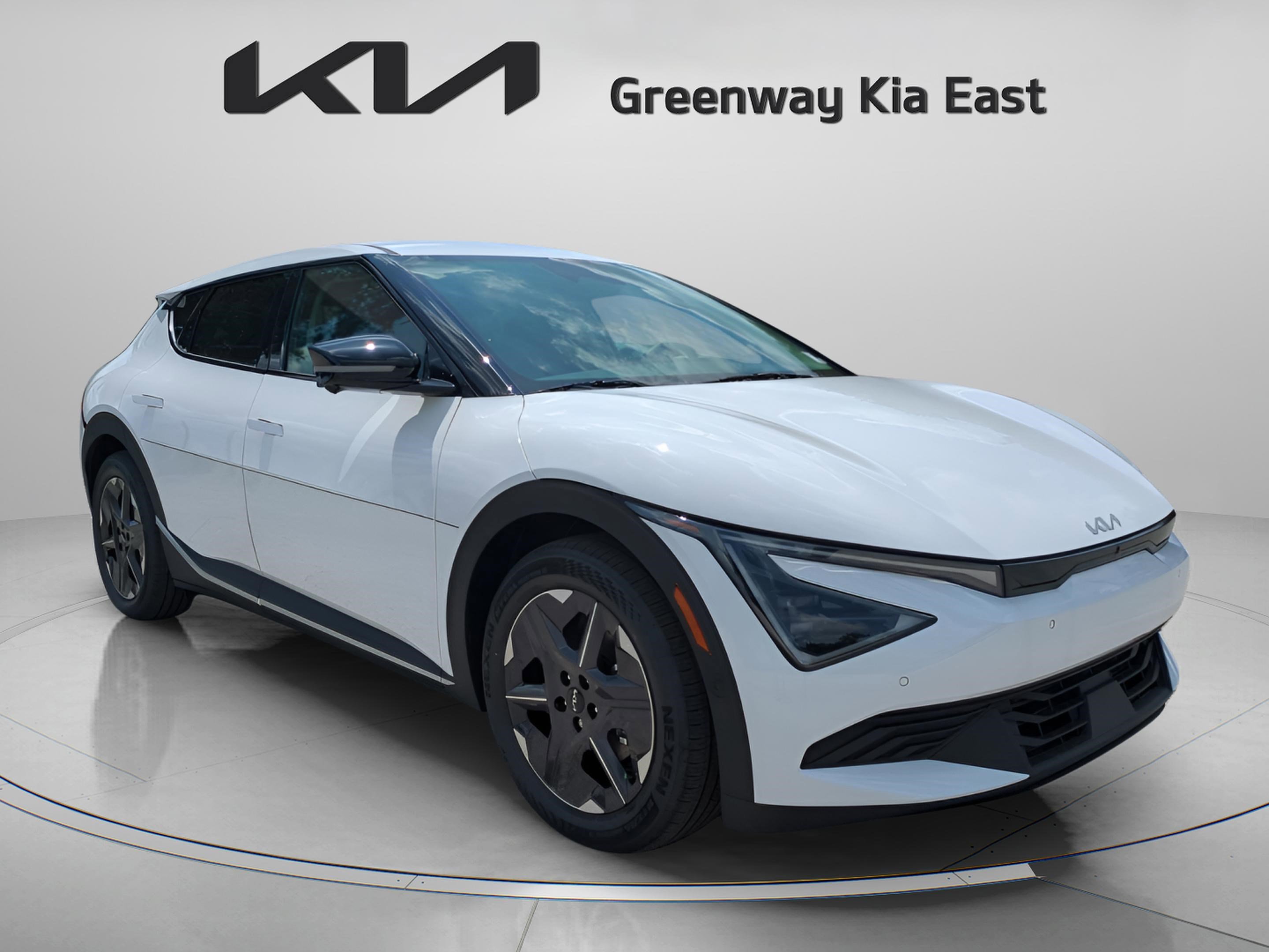 2025 Kia EV6 Light L/R's photo