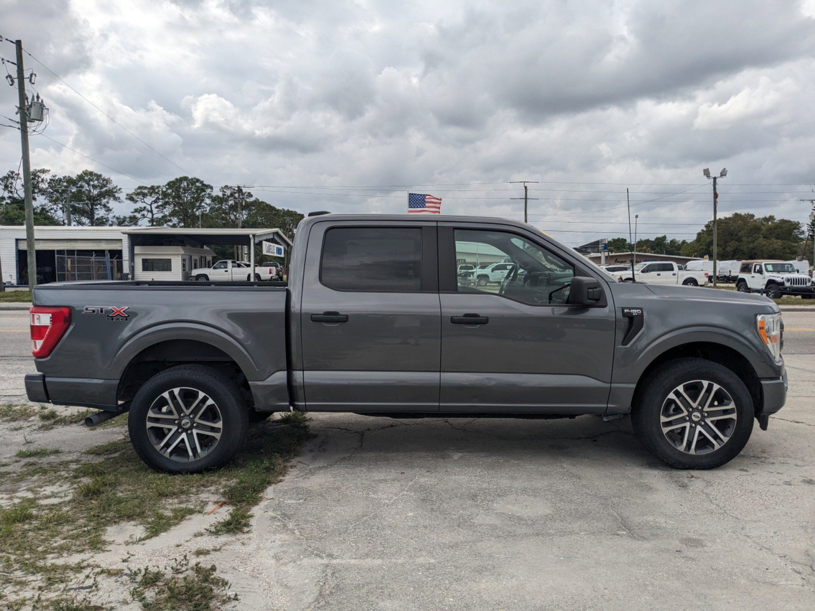 2022 Ford F-150 XL photo 3