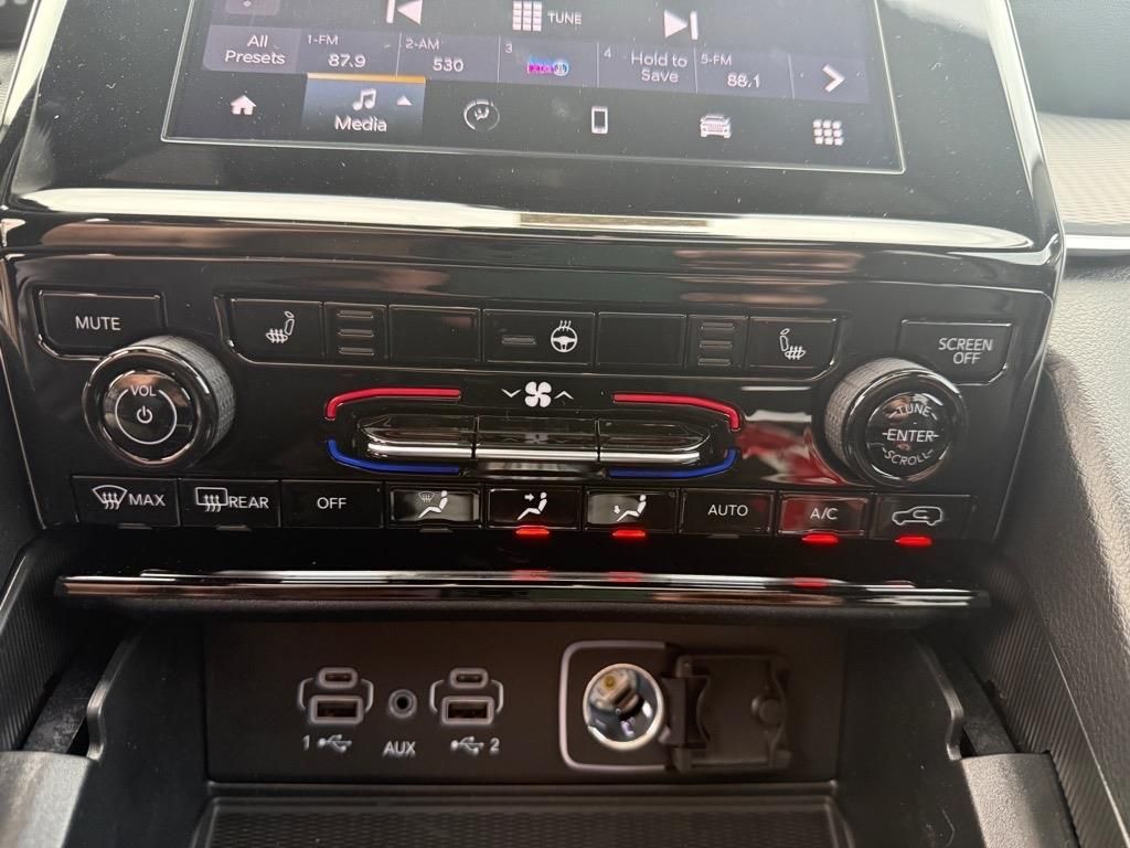 2025 Jeep Grand Cherokee Laredo Altitude photo 6
