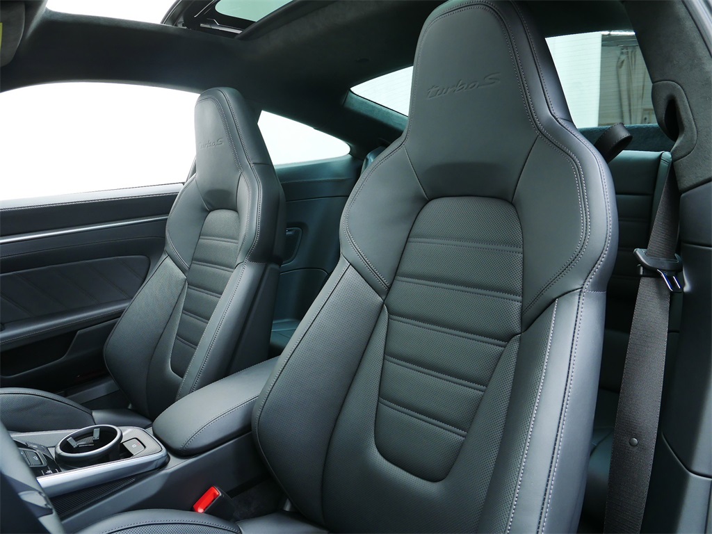 2023 Porsche 911 Turbo S photo 6