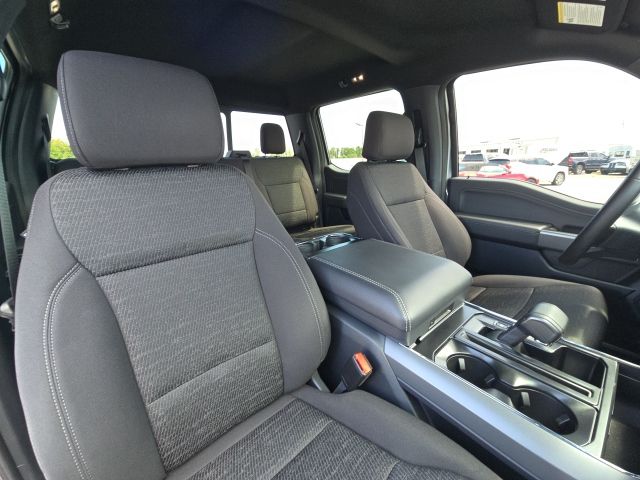 2025 Ford F-150 XLT photo 16