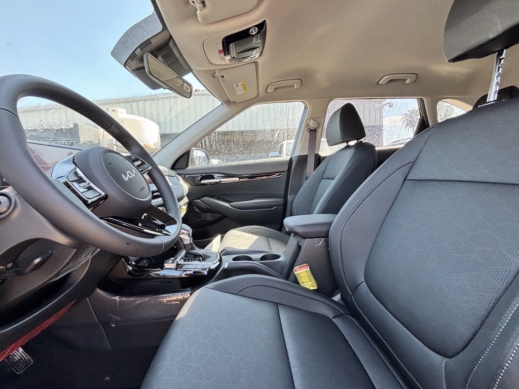2026 Kia Seltos EX photo 13