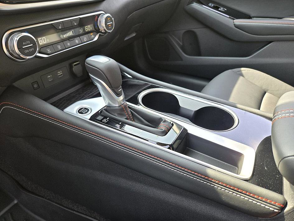 2025 Nissan Altima SR photo 16